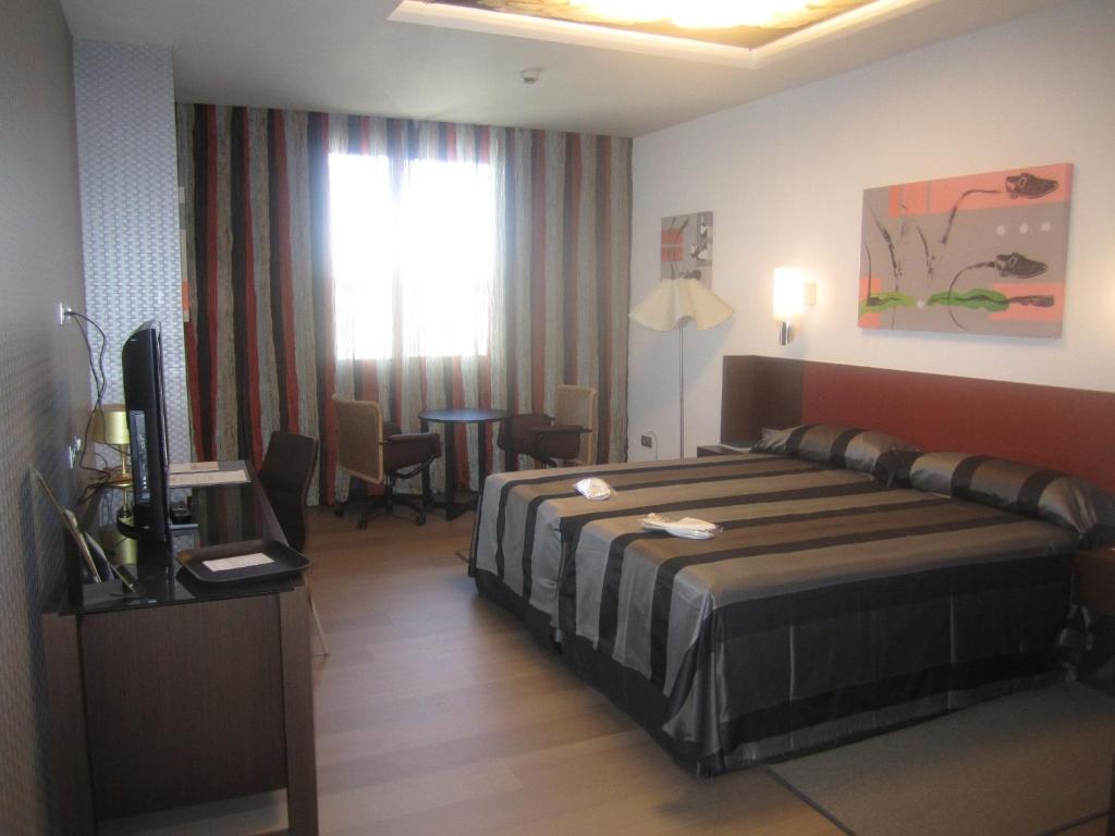 Double Room Extra Bed,719456182:JPEG